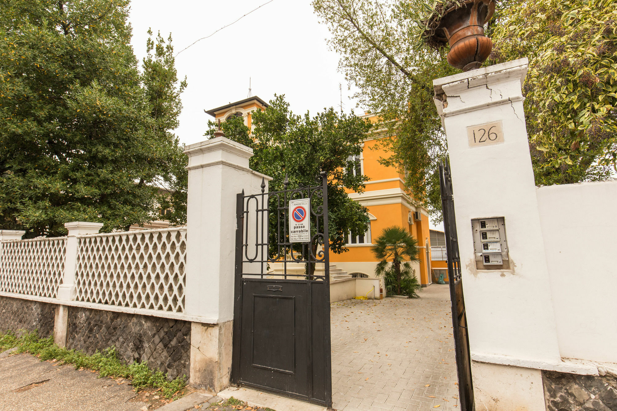 Relais La Torretta Bed and Breakfast Rome Buitenkant foto